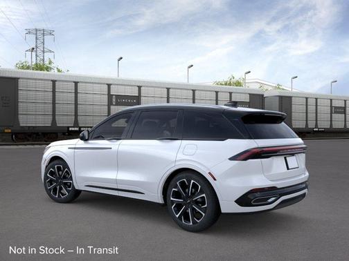 White Platinum Tri-Coat Metallic 2026 Lincoln Nautilus Reserve