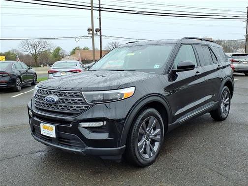 Agate Black Metallic 2023 Ford Explorer XLT