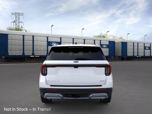 Star White 2026 Ford Explorer Platinum