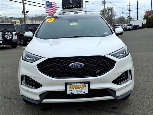 White Platinum Metallic Tri-Coat 2019 Ford Edge ST