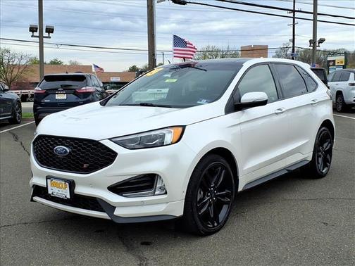 White Platinum Metallic Tri-Coat 2019 Ford Edge ST