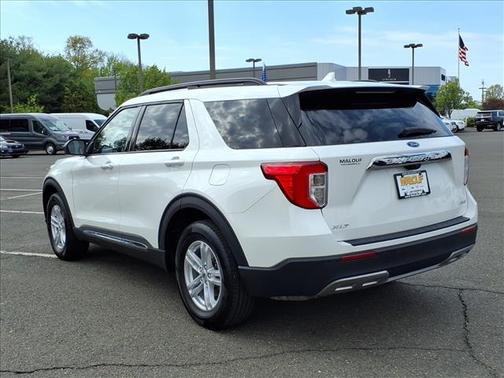 Star White Metallic Tri-Coat 2023 Ford Explorer XLT