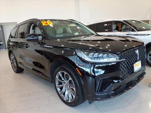 Infinite Black Metallic 2026 Lincoln Aviator Premiere