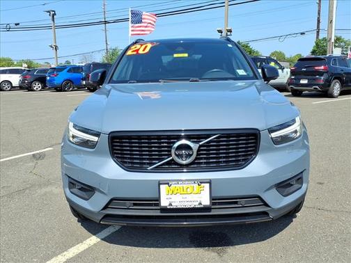 Gray Metallic 2020 Volvo XC40 T5 R-Design