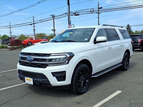 Star White Metallic Tri-Coat 2023 Ford Expedition Max XLT