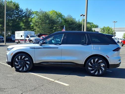Silver Radiance Metallic 2024 Lincoln Nautilus Reserve