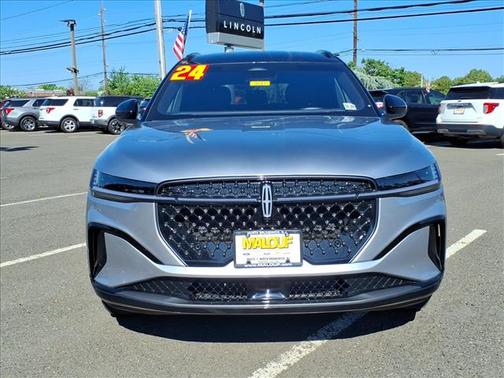 Silver Radiance Metallic 2024 Lincoln Nautilus Reserve