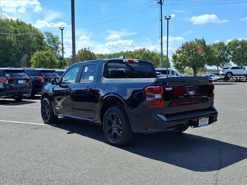 2025 Ford Maverick Lobo Standard