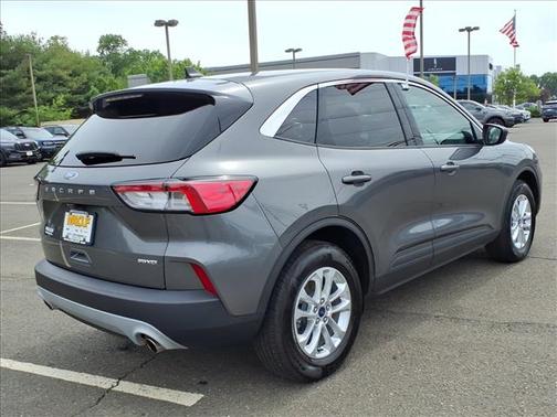 Carbonized Gray Metallic 2022 Ford Escape SE