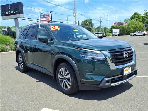 Obsidian Green 2024 Nissan Pathfinder SL
