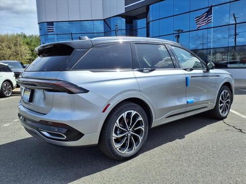 2025 Lincoln Nautilus Reserve