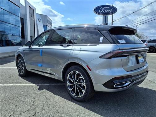 2025 Lincoln Nautilus Reserve