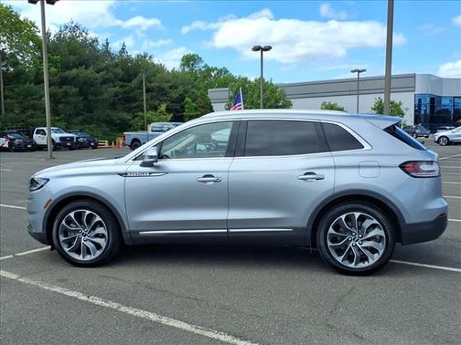 Radiance Metallic 2023 Lincoln Nautilus Reserve