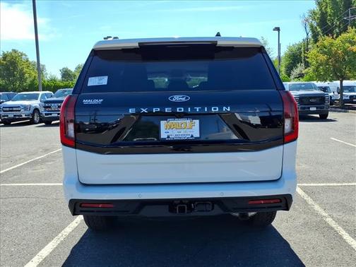 Star White 2027 Ford Expedition ACTIVE