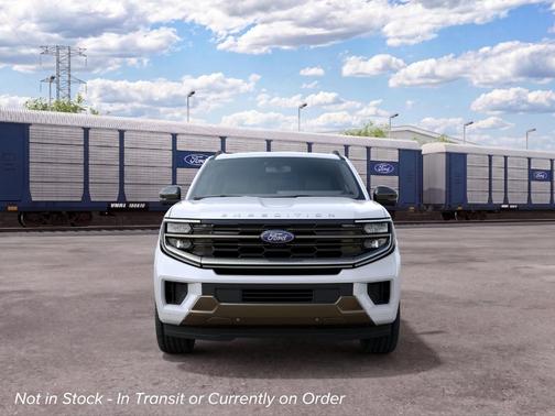 Star White 2027 Ford Expedition King Ranch