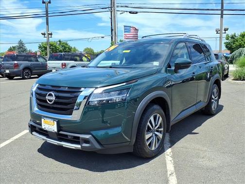 Obsidian Green 2024 Nissan Pathfinder SL