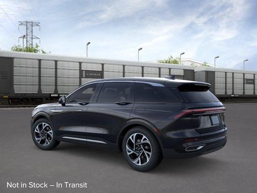 Infinite Black Metallic 2026 Lincoln Nautilus Premiere