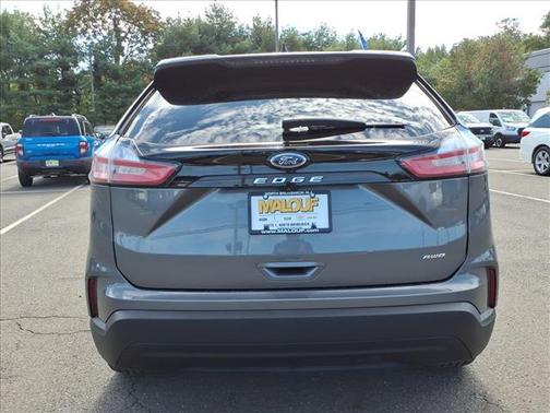 2022 Ford Edge SE