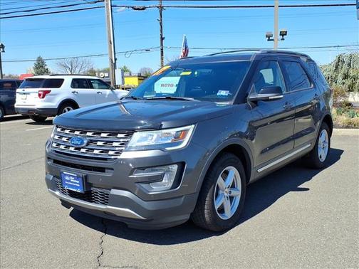 Magnetic Metallic 2017 Ford Explorer XLT