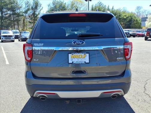Magnetic Metallic 2017 Ford Explorer XLT