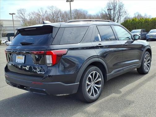 Agate Black 2026 Ford Explorer ST-Line