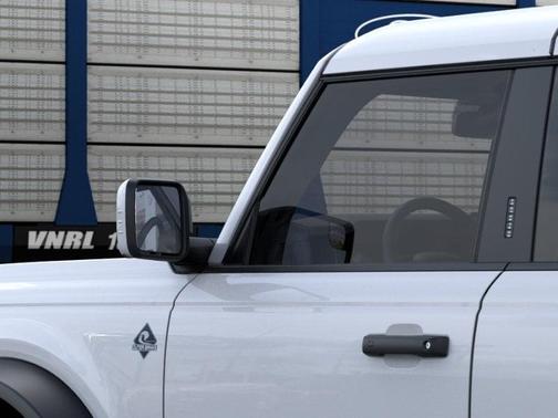 Oxford White 2026 Ford Bronco Outer Banks