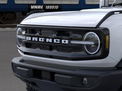 Oxford White 2026 Ford Bronco Outer Banks