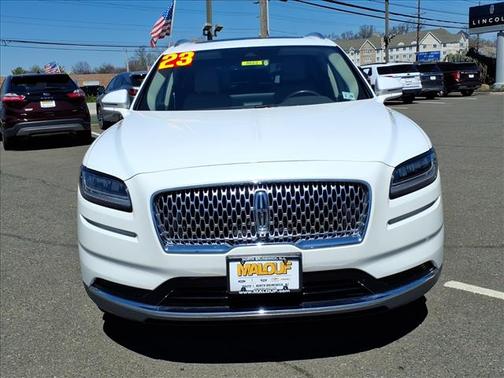 Ceramic Pearl Metallic Tinted Clearcoat 2023 Lincoln Nautilus Reserve