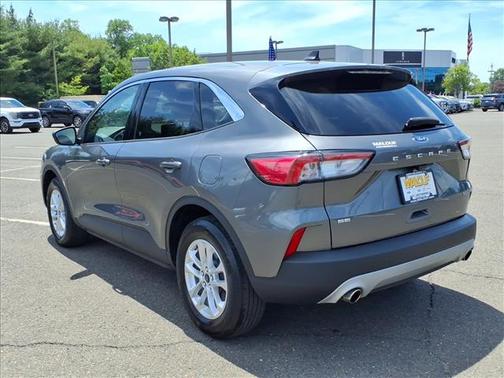 Carbonized Gray Metallic 2022 Ford Escape SE