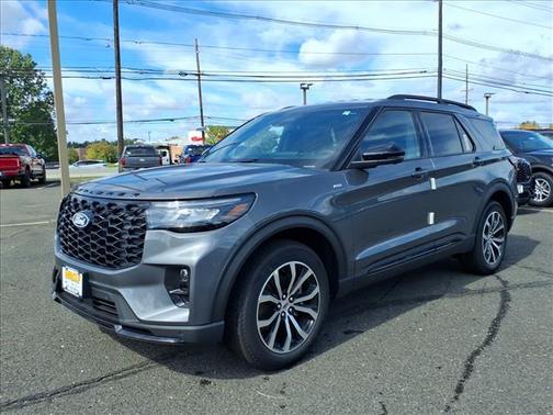 Carbon Gray 2027 Ford Explorer ST-Line