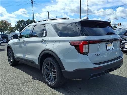 Avalanche 2027 Ford Explorer ST-Line