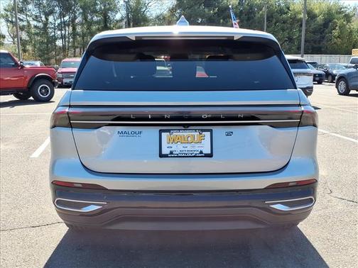 Silver Radiance 2025 Lincoln Nautilus Premiere