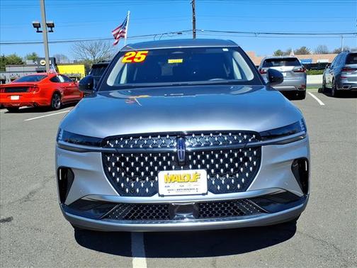 Silver Radiance 2025 Lincoln Nautilus Premiere