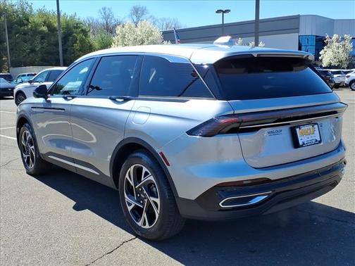 Silver Radiance 2025 Lincoln Nautilus Premiere