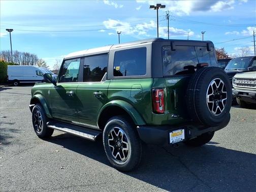 2025 Ford Bronco Outer Banks