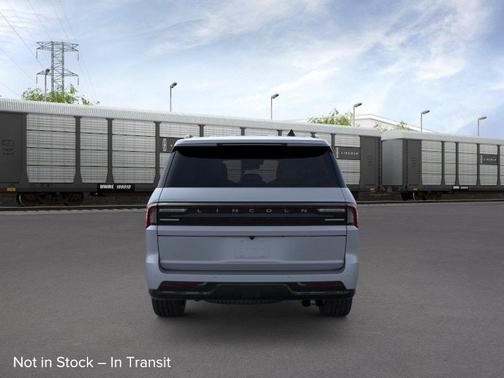 Gray Mist Metallic 2026 Lincoln Navigator Reserve