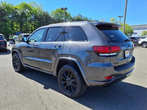 2018 Jeep Grand Cherokee LAREDO