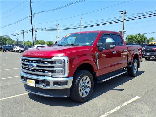 Rapid Red Metallic Tinted Clearcoat 2023 Ford F-350 Lariat Super Duty