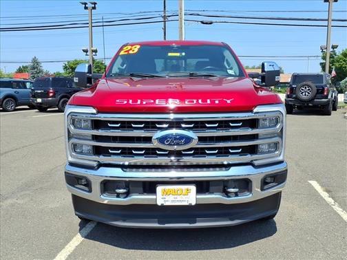 Rapid Red Metallic Tinted Clearcoat 2023 Ford F-350 Lariat Super Duty
