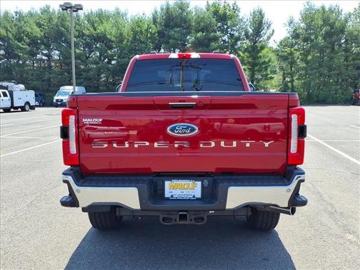 Rapid Red Metallic Tinted Clearcoat 2023 Ford F-350 Lariat Super Duty