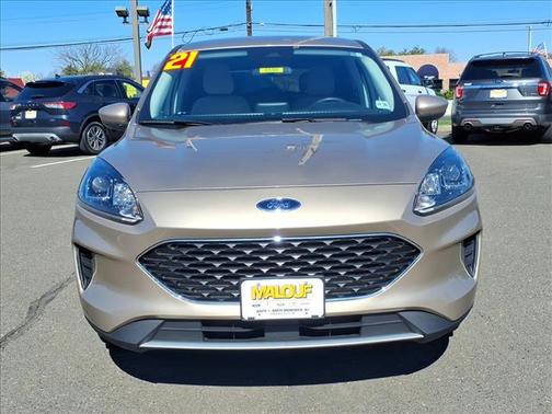 Desert Gold Metallic 2021 Ford Escape SE