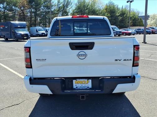 Glacier White 2022 Nissan Frontier SV