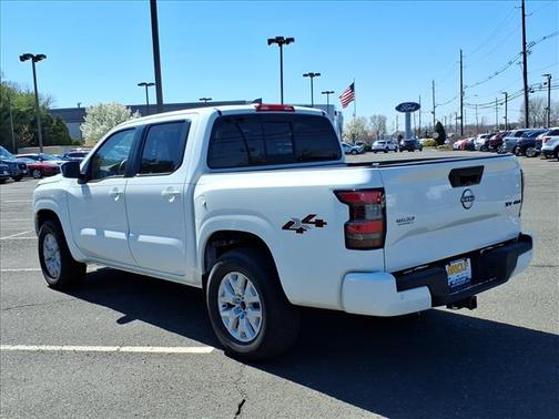 Glacier White 2022 Nissan Frontier SV