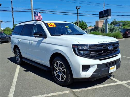 Star White 2025 Ford Expedition Active