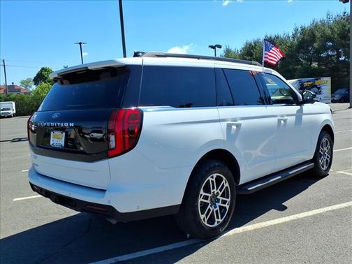 Star White 2025 Ford Expedition Active