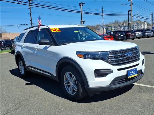 Oxford White 2022 Ford Explorer XLT