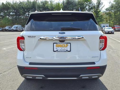 Star White Metallic Tri-Coat 2023 Ford Explorer XLT