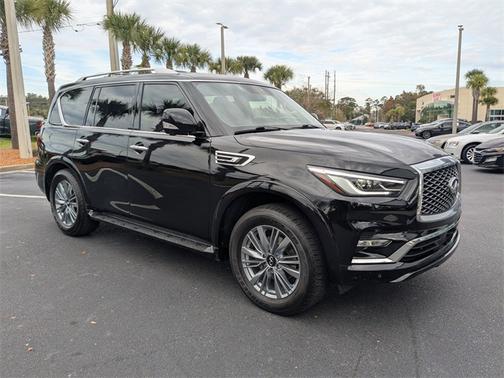 2022 INFINITI QX80 LUXE