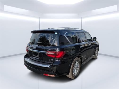 2022 INFINITI QX80 LUXE