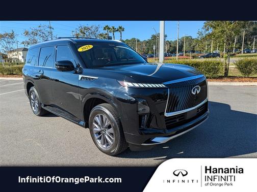 2025 INFINITI QX80 PURE